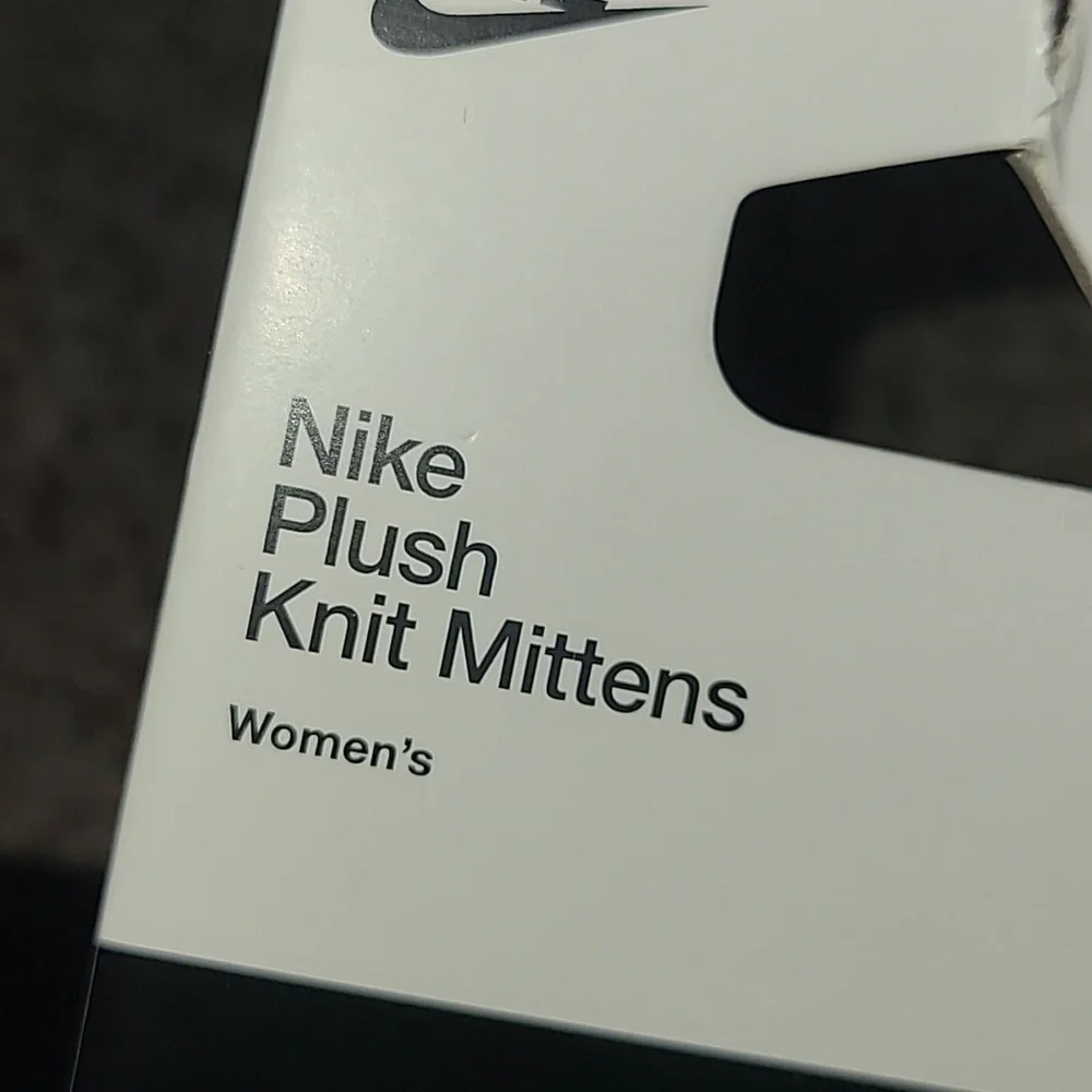 Nike Plush Knit Mittens
